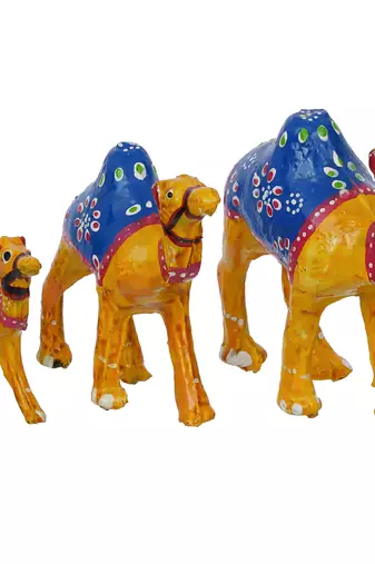 Set of 3 camel statues