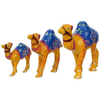 Set of 3 camel statues 4