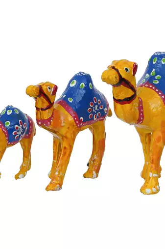 Set of 3 camel statues