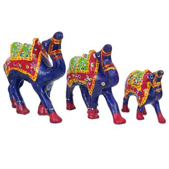 Set of 3 camel statues 3