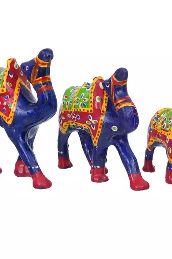 Set of 3 camel statues