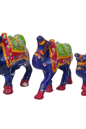 Set of 3 camel statues