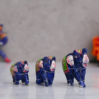 Set of 3 multicolor elephant statues 1