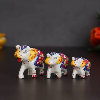 Set of 3 elephant statues 1