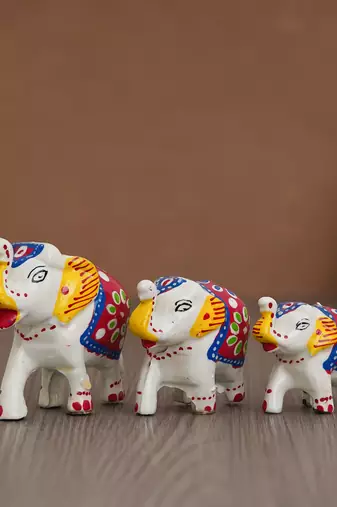 Set of 3 elephant statues