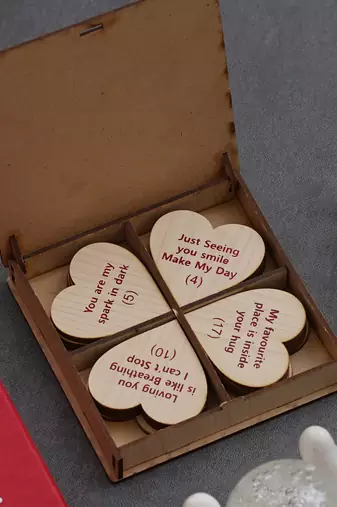 One "20 reasons why i love you" printed on little hearts valentine brown wooden gift set
