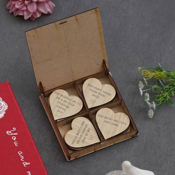 One "20 reasons why i need you" printed on little hearts valentine brown wooden gift set 2
