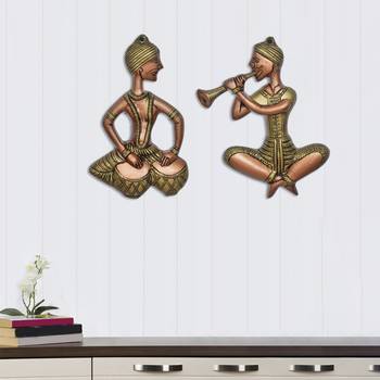 One set of 2 musicians brown and golden color metal wall hanging 1