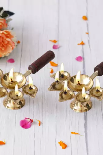 One set of 2 golden brass panchdeep diyas for 5 cotton wicks with wooden holder
