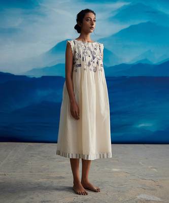 Mignon pleated neck dress 2