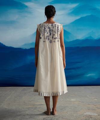 Mignon pleated neck dress 5