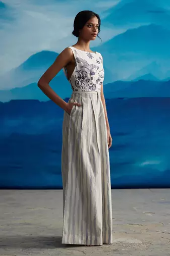 Madelief low back top