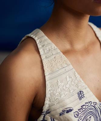 Salvia v-neck top 4