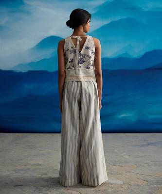 Salvia v-neck top 5