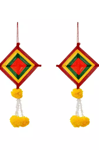 Pack of 2 artificial marigold flowers with colorful woolen kite hangings