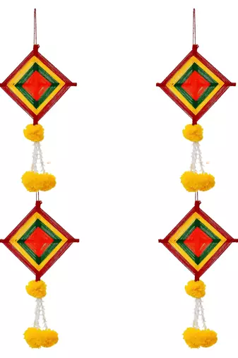 Pack of 4 artificial marigold flowers with colorful woolen kite hangings