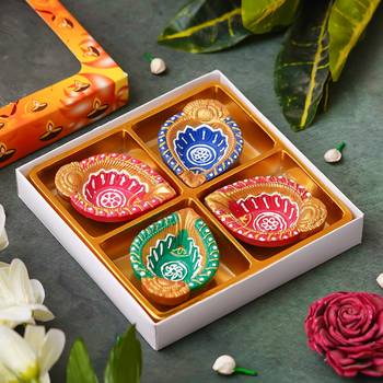 Set of 4 decorative clay diyas terracotta deepam oil lamps, mitti diya 1
