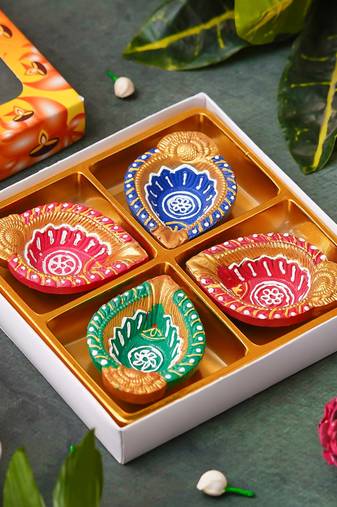Set of 4 decorative clay diyas terracotta deepam oil lamps, mitti diya