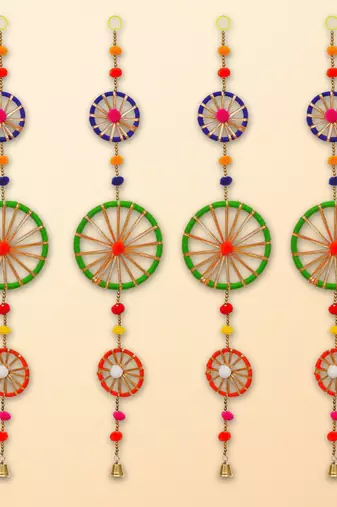 Pack of 4 rings with pom-pom tassels bell wall hangings toran