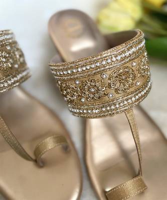Gold zardosi kolhapuris 3