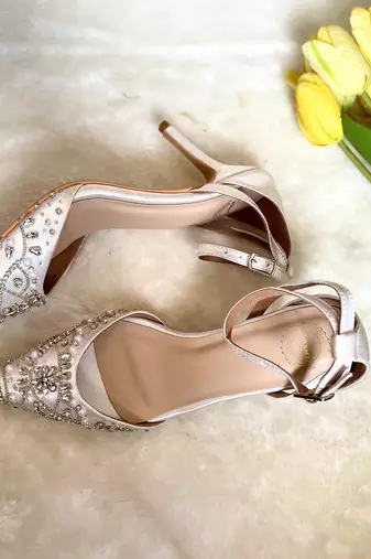 White diamond pumps