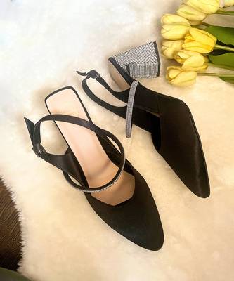 Black diamond pumps 1