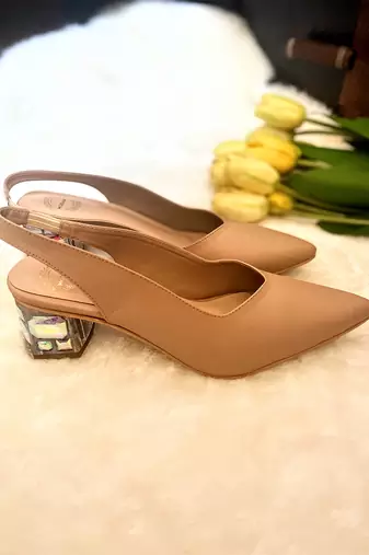 Nude diamond pumps