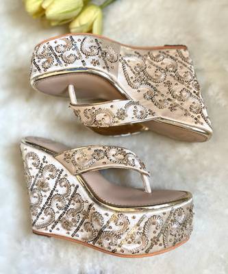 Satin embroidered high wedges 4