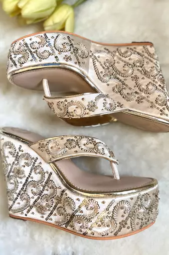 Satin embroidered high wedges