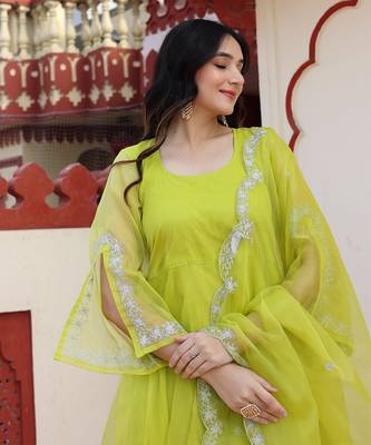 Green organza anarkali set 3