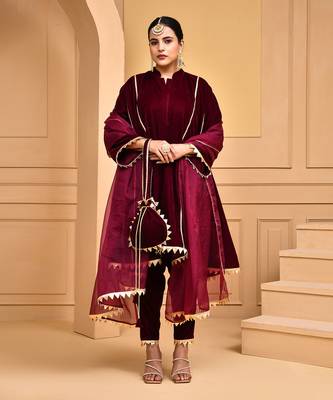 Women's Wine Velvet Kurti Set with Potli Bag 1