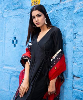 Black angrakha suit set 5