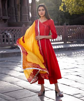 rukhmani red suit set 1