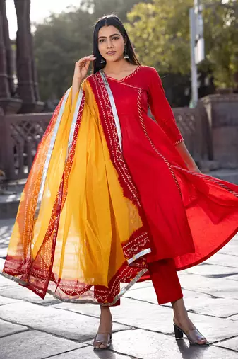 rukhmani red suit set