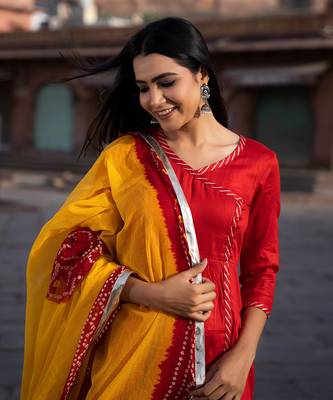 rukhmani red suit set 3