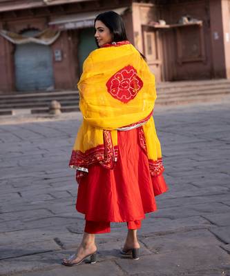 rukhmani red suit set 4