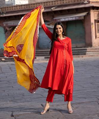 rukhmani red suit set 5