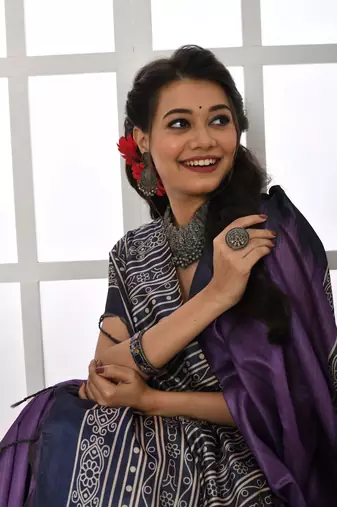 Women's Purple Soft Tussar Silk Blend Printed Temple Border Traditional Saree with Blouse