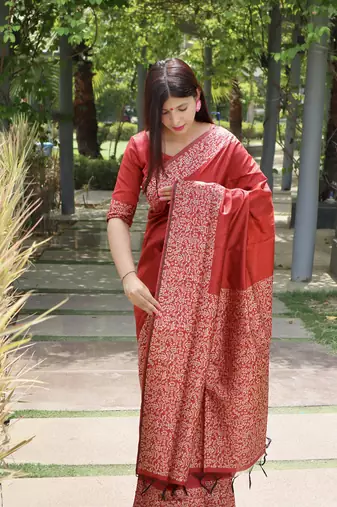 Women's Red Handloom  Silk Blend Printed Border Traditional Saree with Blouse