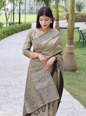 Women's Cream Handloom  Silk Blend Printed Border Traditional Saree with Blouse 2