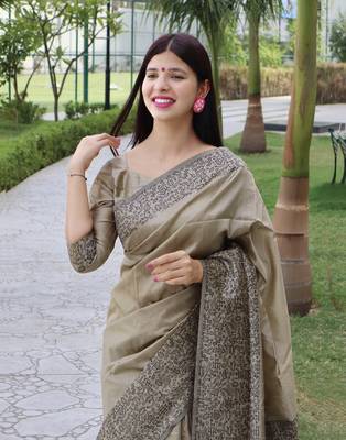 Women's Cream Handloom  Silk Blend Printed Border Traditional Saree with Blouse 3