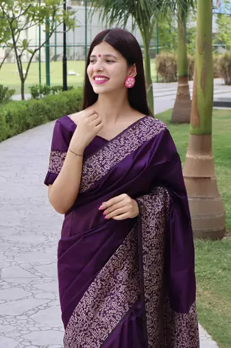 Women's Purple Handloom  Silk Blend Printed Border Traditional Saree with Blouse