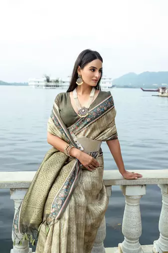 Women's Mehendi Soft Silk Blend Zari Woven Traditional Saree with Blouse
