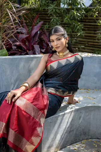Women's Black Tussar Silk Blend Temple Border with Zari Lining Traditional Saree with Blouse