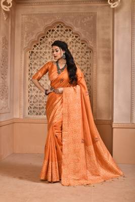 Women's Orange Handloom  Silk Blend Weaving Pallu Traditional Saree with Blouse 2