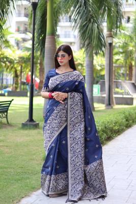 Women's Navy Blue Handloom  Silk Blend Weaving Pallu Traditional Saree with Blouse 1
