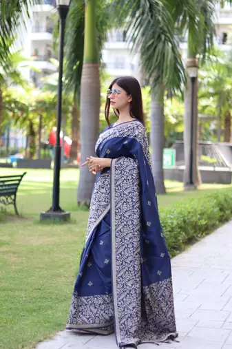 Women's Navy Blue Handloom  Silk Blend Weaving Pallu Traditional Saree with Blouse