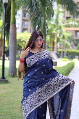 Women's Navy Blue Handloom  Silk Blend Weaving Pallu Traditional Saree with Blouse 3