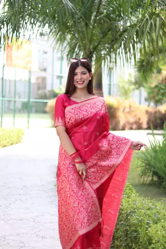 Women's Rani Pink Handloom  Silk Blend Weaving Pallu Traditional Saree with Blouse