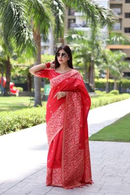 Women's Red Handloom  Silk Blend Weaving Pallu Traditional Saree with Blouse 1